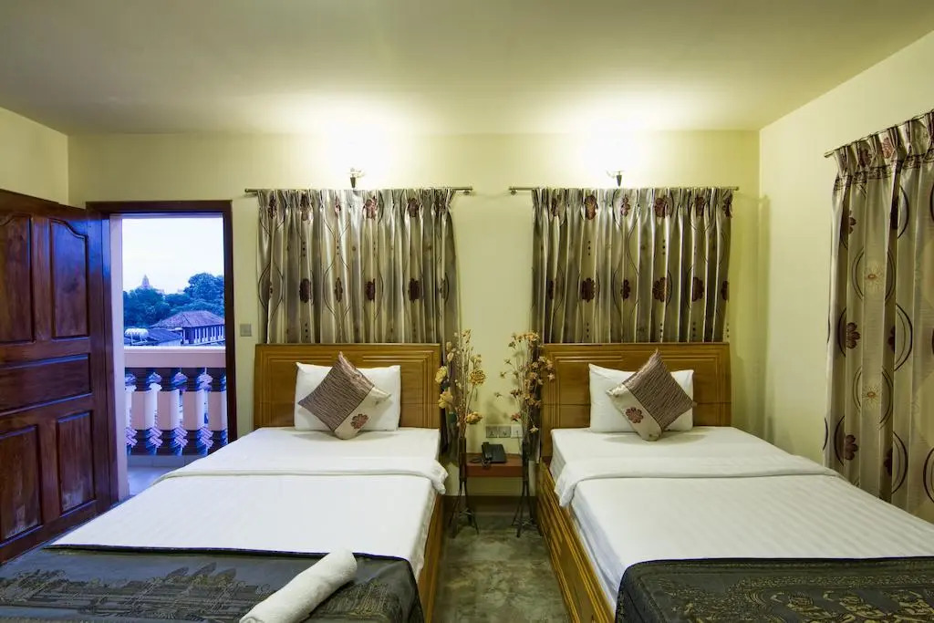 G Eleven Hotel