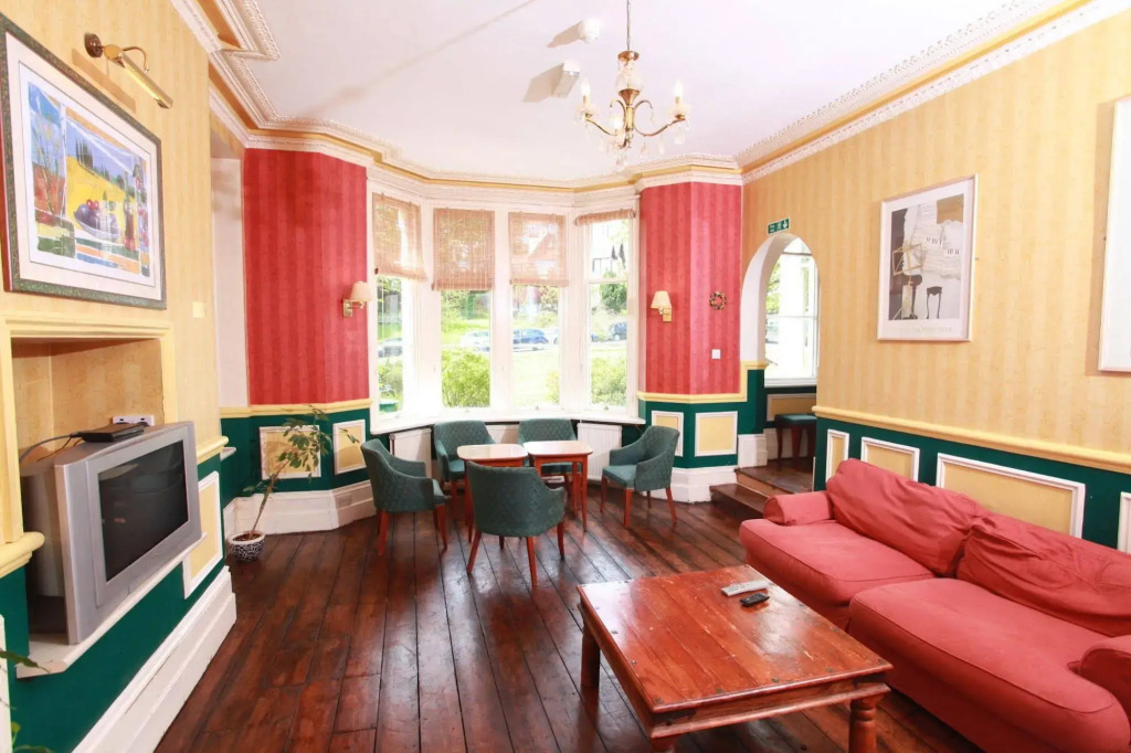 Russell Hotel