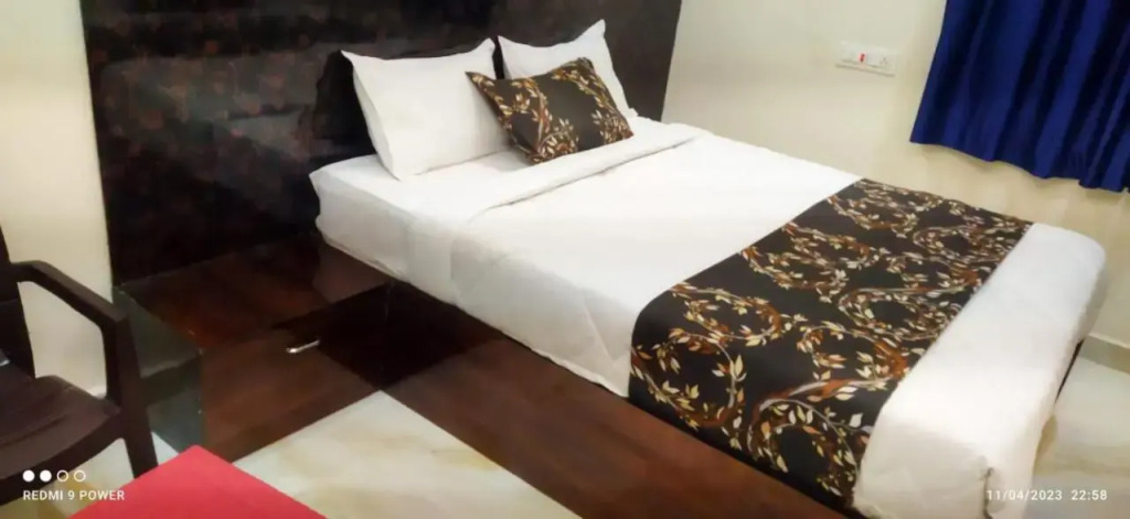 iROOMZ Hotel Apoorva