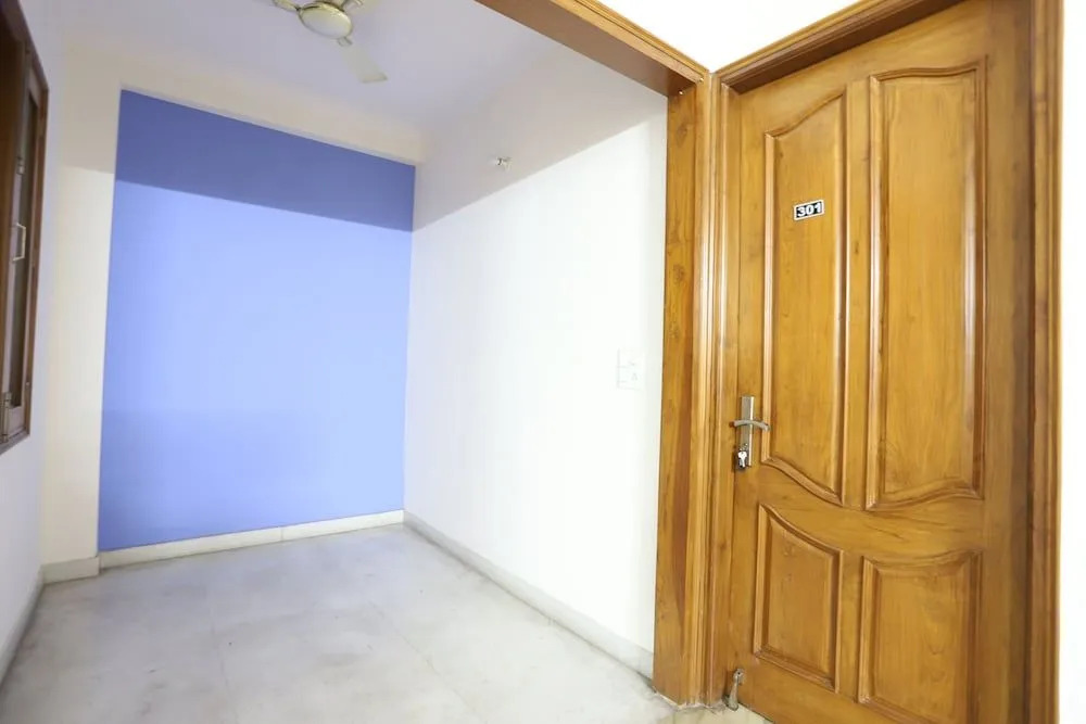 OYO 43270 Ishita Residency