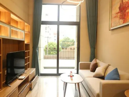 Yinghong Apartment Hotel (Shanghai Jinqiao international store)