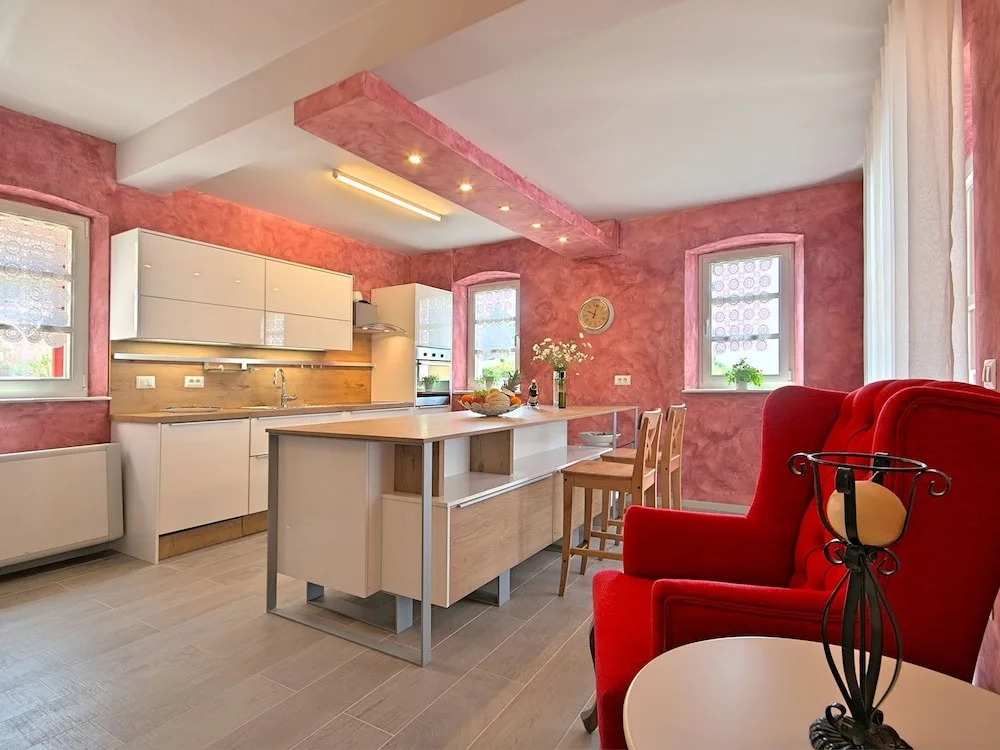 Beautiful Child-friendly Villa With Private Pool in Porec