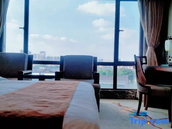 Jinpin Feicui Hotel (Pingzhou Yuqijie Subway Station Branch Pingnan)