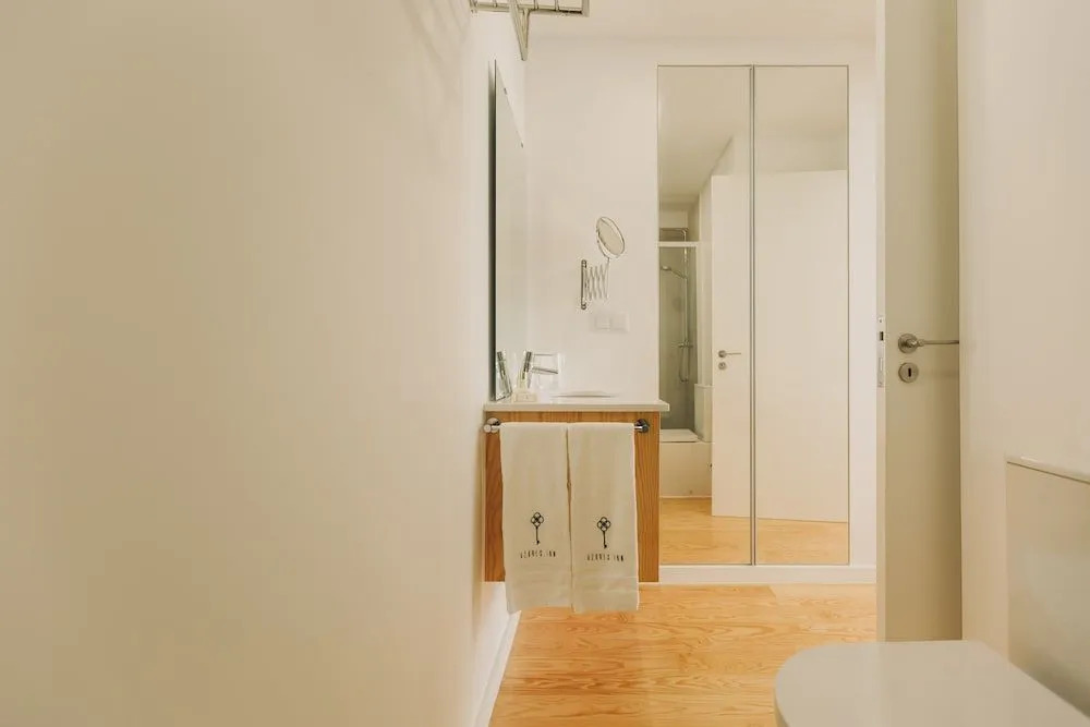 Azores Inn - Family Suites