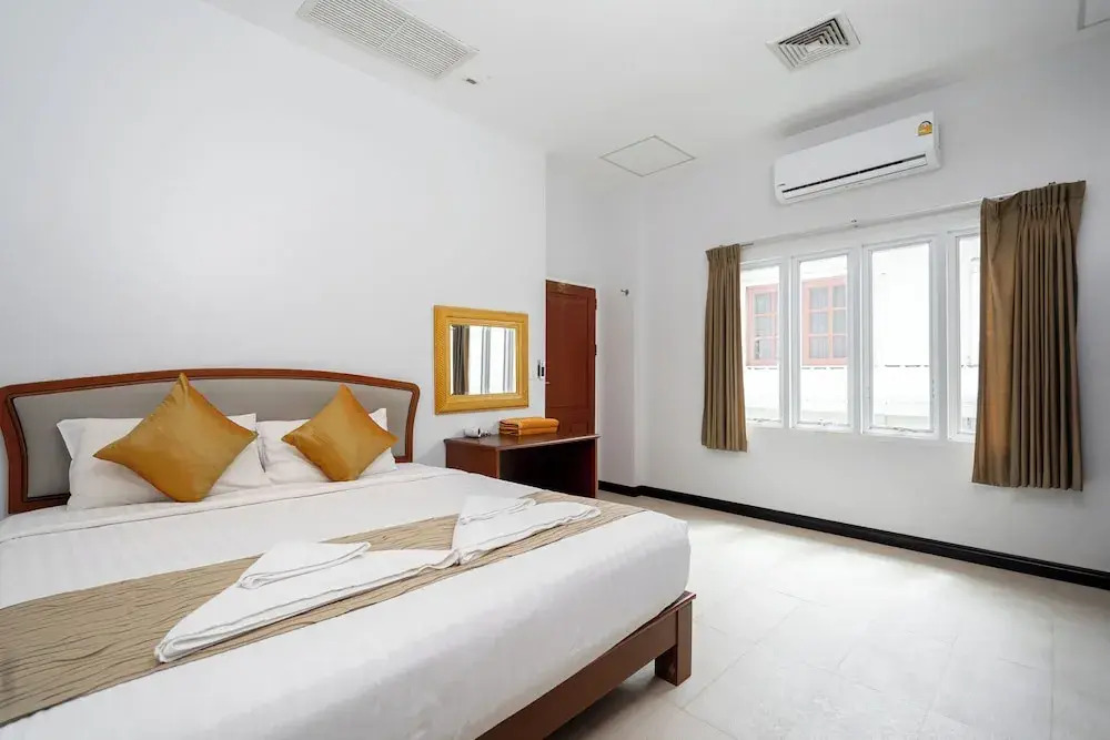 Hillside Seaview Residence, Karon