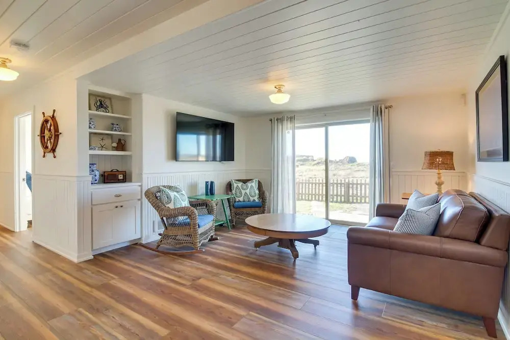 Scenic Bandon Vacation Rental w/ Beach Access!