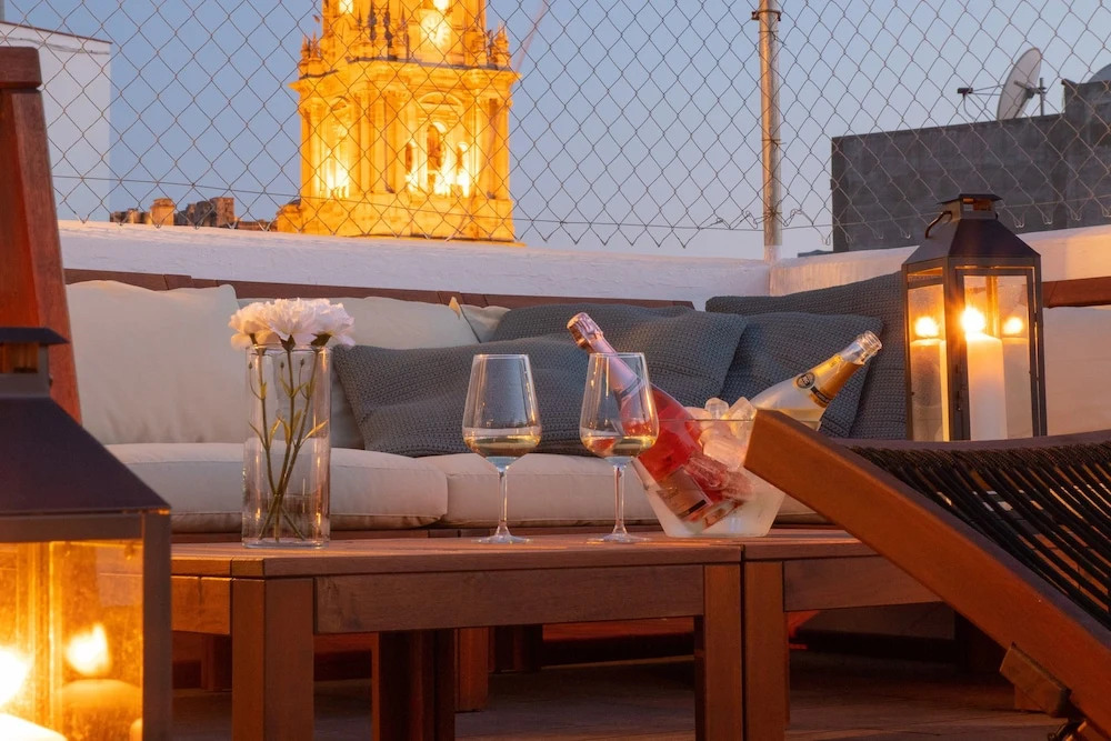 **** Luxury Terrace & Views Penthouse