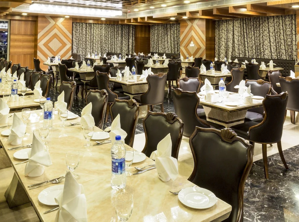 Hotel Benzz Park Vellore