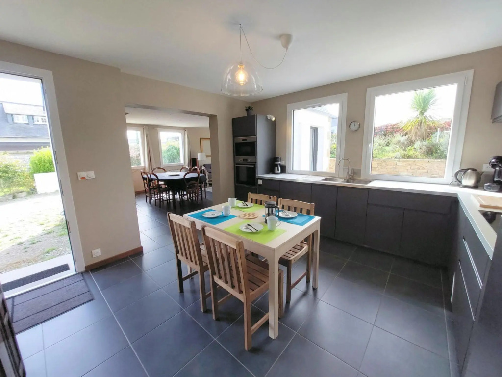 Breton holiday home in a quiet location near the beach