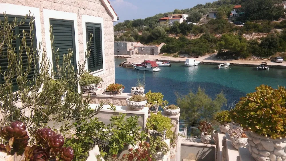 Apartment By the sea