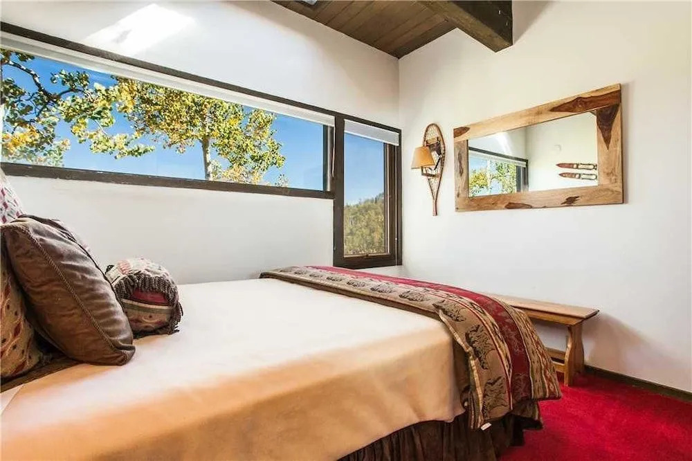 Black Bear Lodge - 5 Bedrooms Home