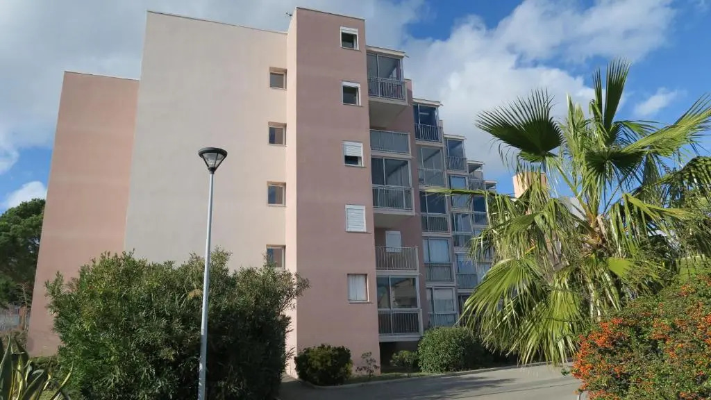 Appartement familial 6 couchages proche centre et plages