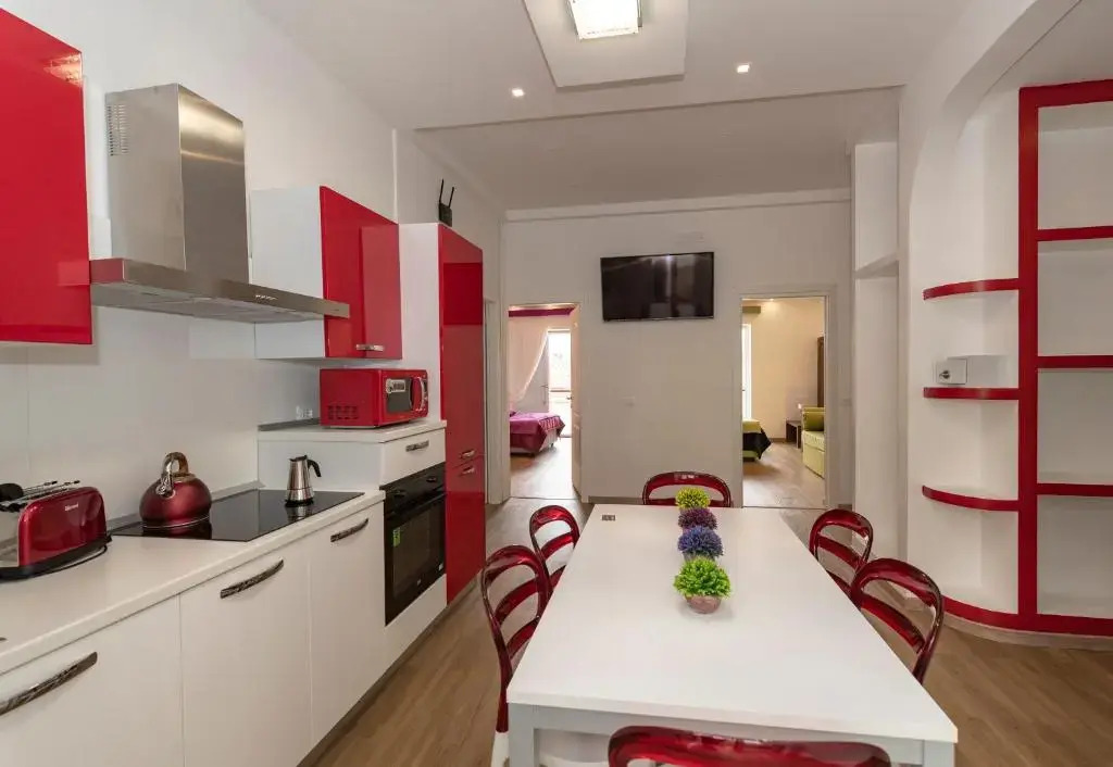 Colosseo Apartments and Rooms - Rome City Centre