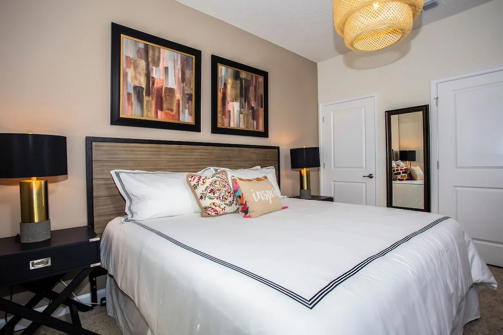 Four Bedroom Storey Lake Resort Close to Disney w Pool 3063