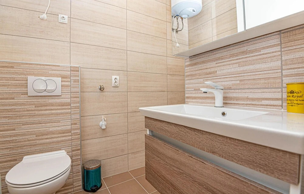 Nice Apartment in Brodarica With Wifi and 2 Bedrooms