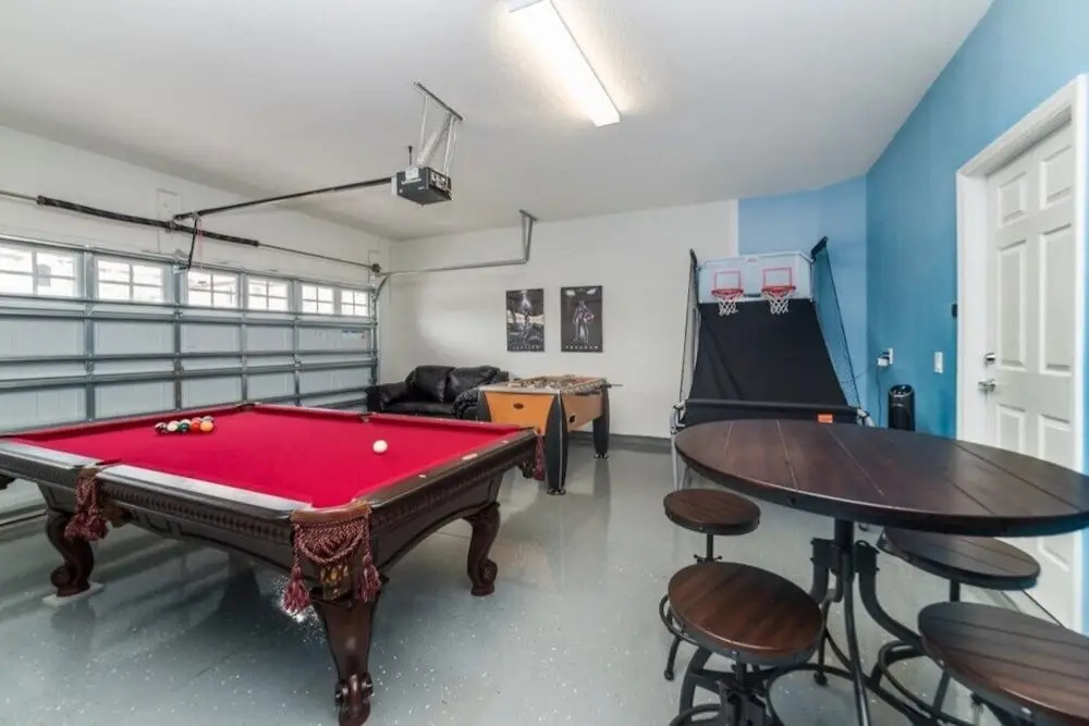 Elegant, Beautiful 5 Bed 5,5 Bath House w Pool 1879