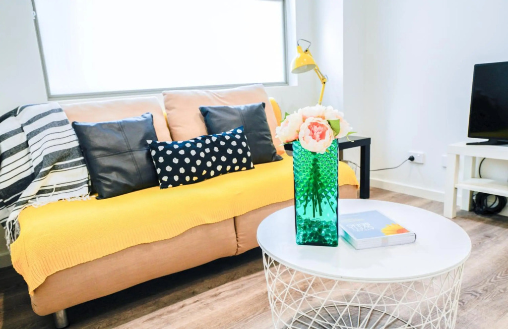 U101 Brunswick Living First Floor Balcony Close to APT and CBD Free Wifi Tram at Doorstep
