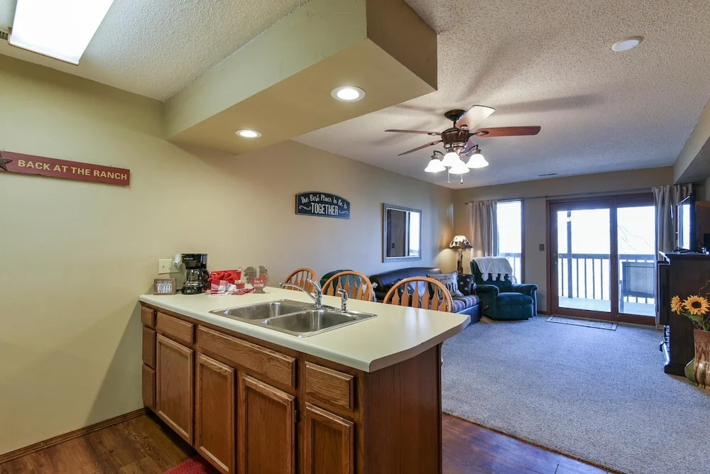 Westcreek Ranch @ Notch - NO Stairs! 2 Pools, Fishing Lake, 1 Mile to Sdc!