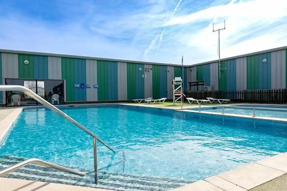 2br-sleeps6-wifi-freeparking-holidaypark
