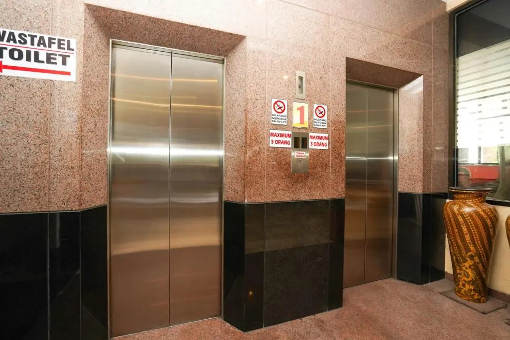 Avi Hotel Surabaya