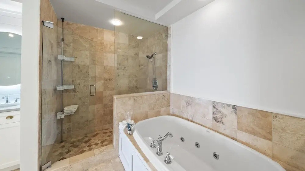 Vitamin Sea 3 Bedroom Condo by RedAwning