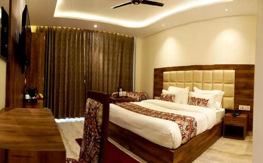 Hotel Classic Hills Bhagsunag Luxury Stay #Best Hotel in Mcleodganj #Mountain View Balcony Rooms #Spacious Parking #Prime Location in Dharamshala #Near Bhagsunag Waterfall #Top Selling Property in Mcleodganj