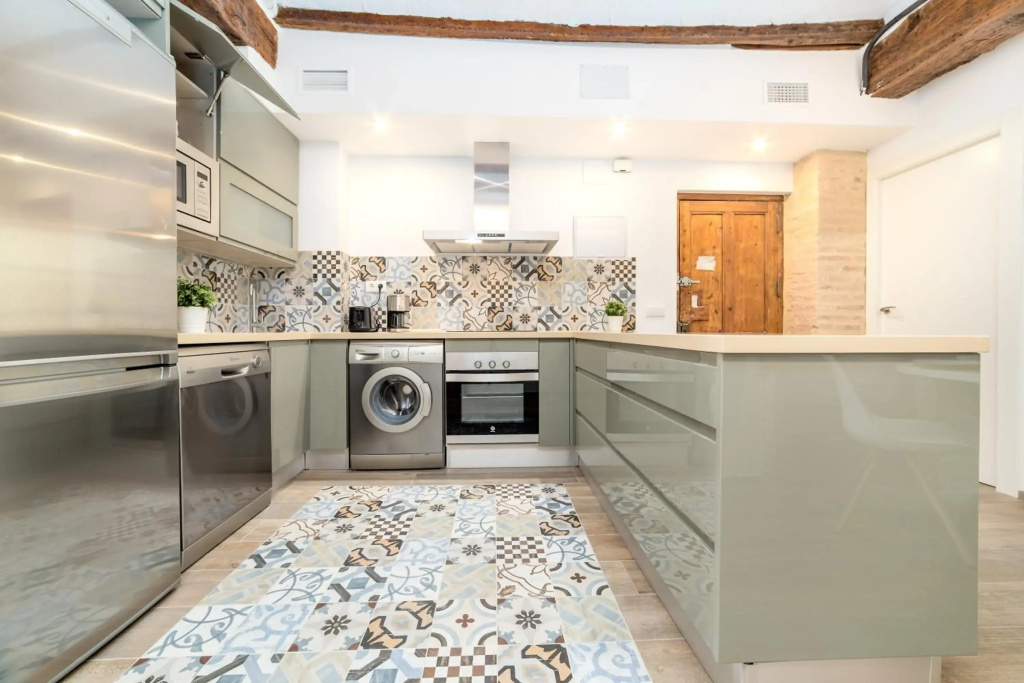 CATHEDRAL LUXURY TERRACE FLAT 2BR,2BA, A\C,Wifi