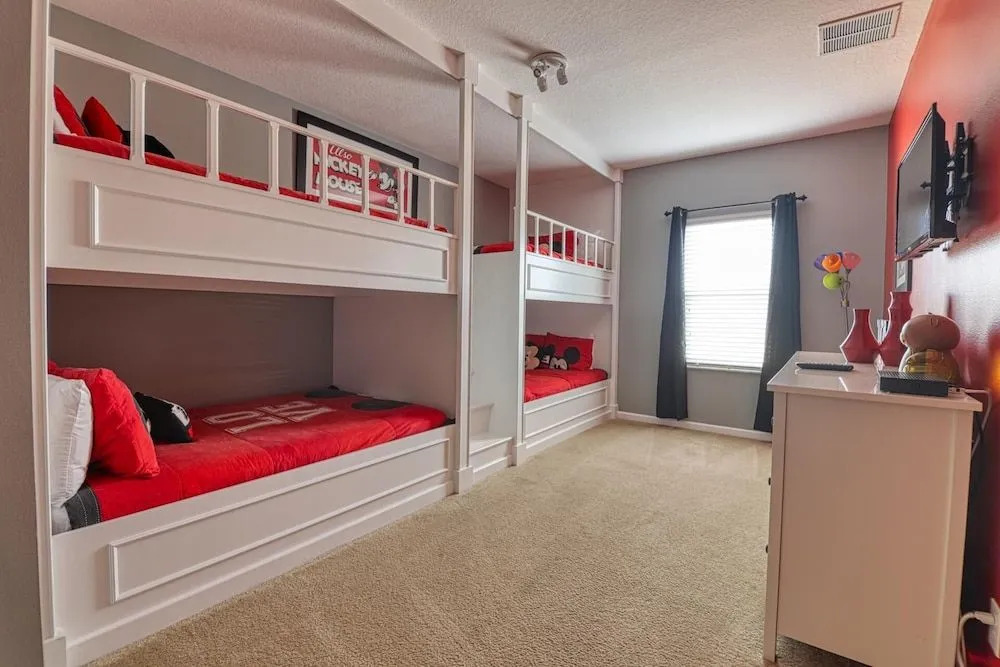 Ralph's 7 Bed Solterra Vacation Home