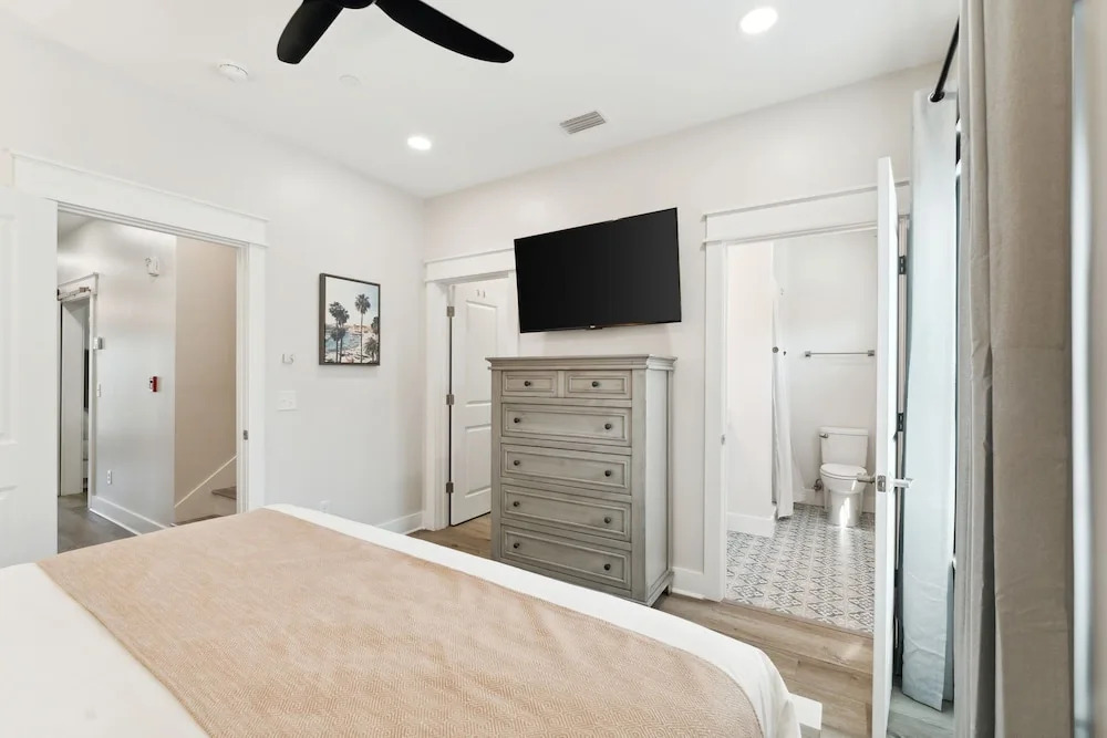 Grand Retreat II: 4br, 5ba, Sleeps 15. Private Pool. Your Perfect Escape!