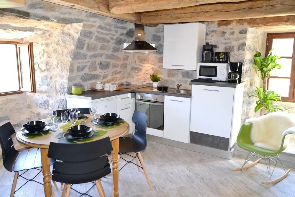 House With one Bedroom in Mostuéjouls, With Pool Access, Enclosed Gard