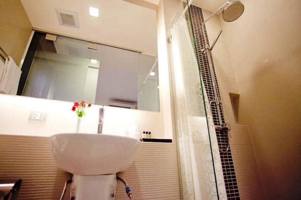 Seasons Boutique Hotel