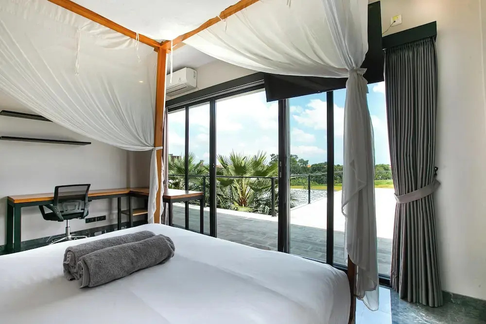 Villa MJ Modern Luxe 4BR with Big Pool & Rooftop