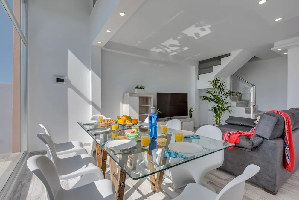 Villa Elena, Ocean View, Heated Pool
