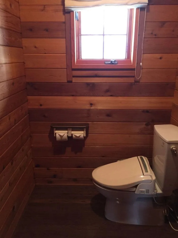 Woodpecker Chalet