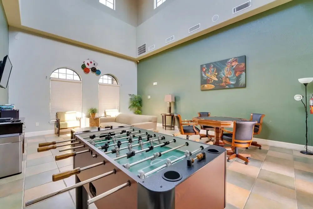 9 Mi to Disney: Davenport Condo w/ Community Pools