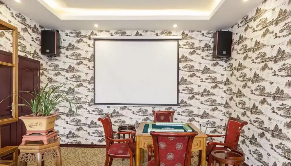 Qingcheng Elegant Hotel
