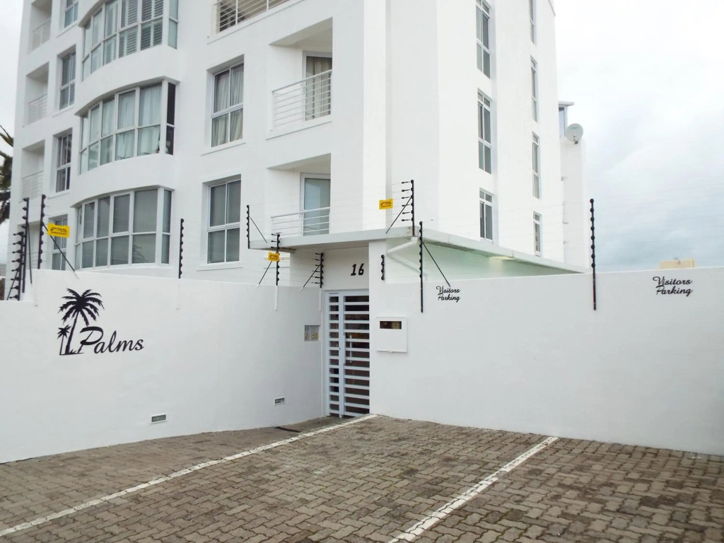 Lovely 2 bedroom self-catering apartment located 1 min from the beach