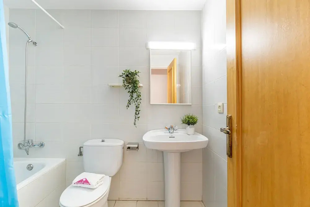 Apartment in Empuriabrava With Lake Views