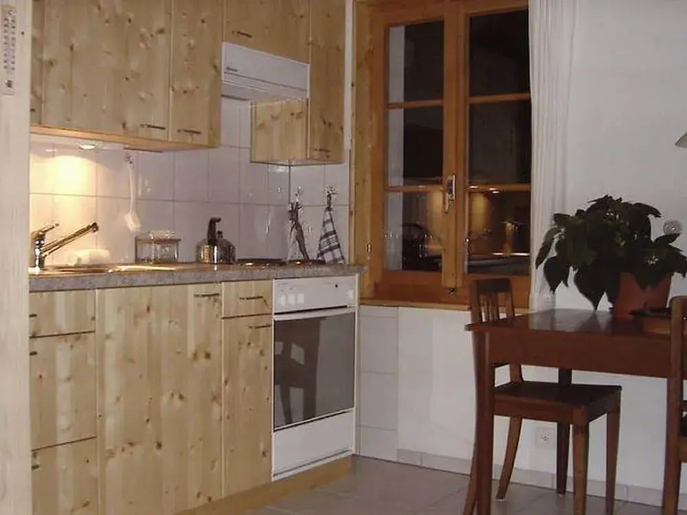 Scenic Holiday Home in Kandergrund With Altels View