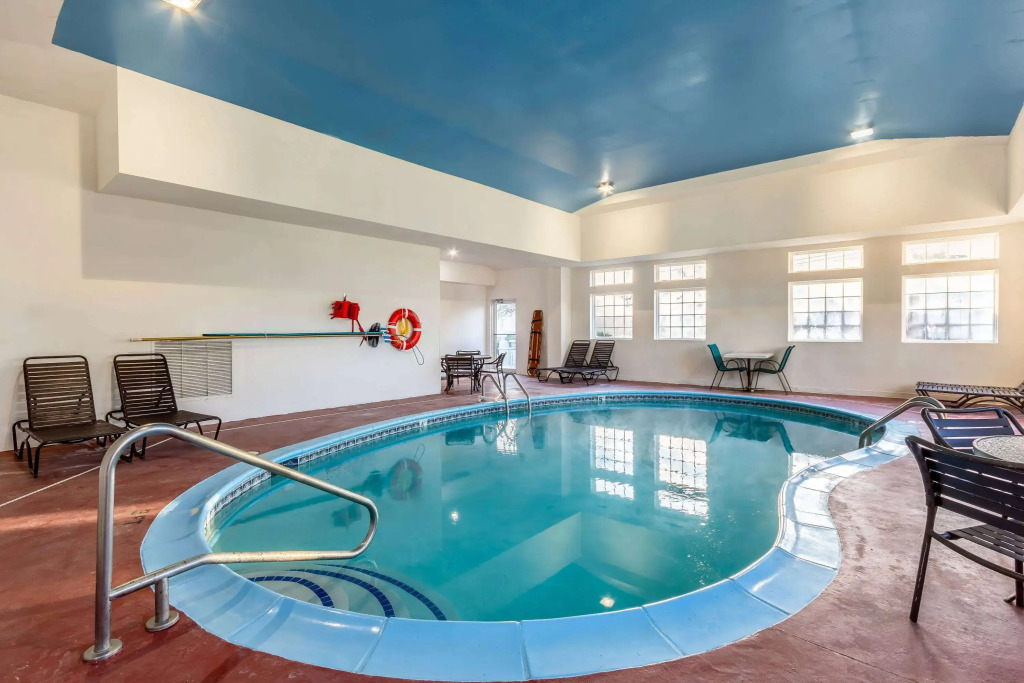 Super 8 by Wyndham Elizabethtown