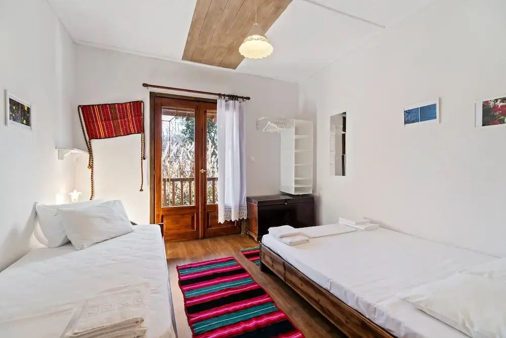 Snug Apartment in Agios Nikolaos With Garden