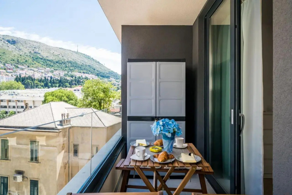 M&P- Lovely 1-bedroom condo with free parking