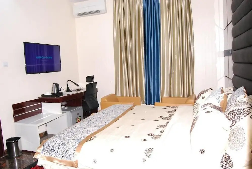 Exclusive Serene Hotel