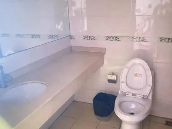 Shanghai Yongdian Gaming Hotel (Zhoupu Subway Station Xiao Shanghai Pedestrian Street Branch)