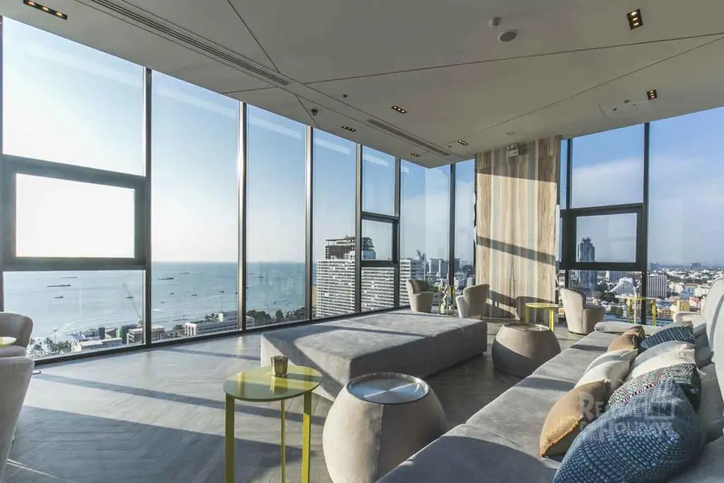 LLX condo @THE BASE   2 bedroom   city sea view