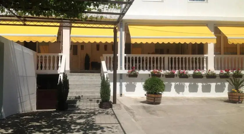 LaSestre Rooms
