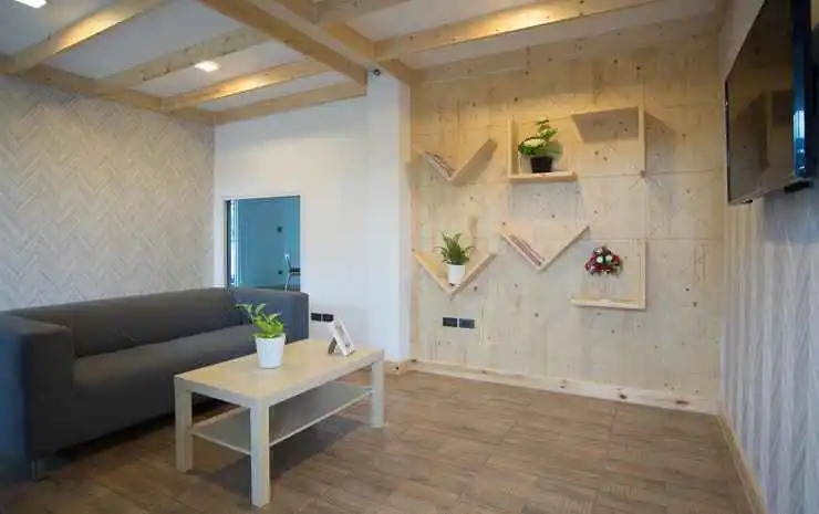 Hug Home Stay Hotel