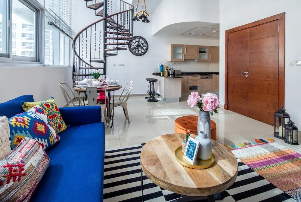 Lively & Spacious 1BR Loft in Dubai Marina