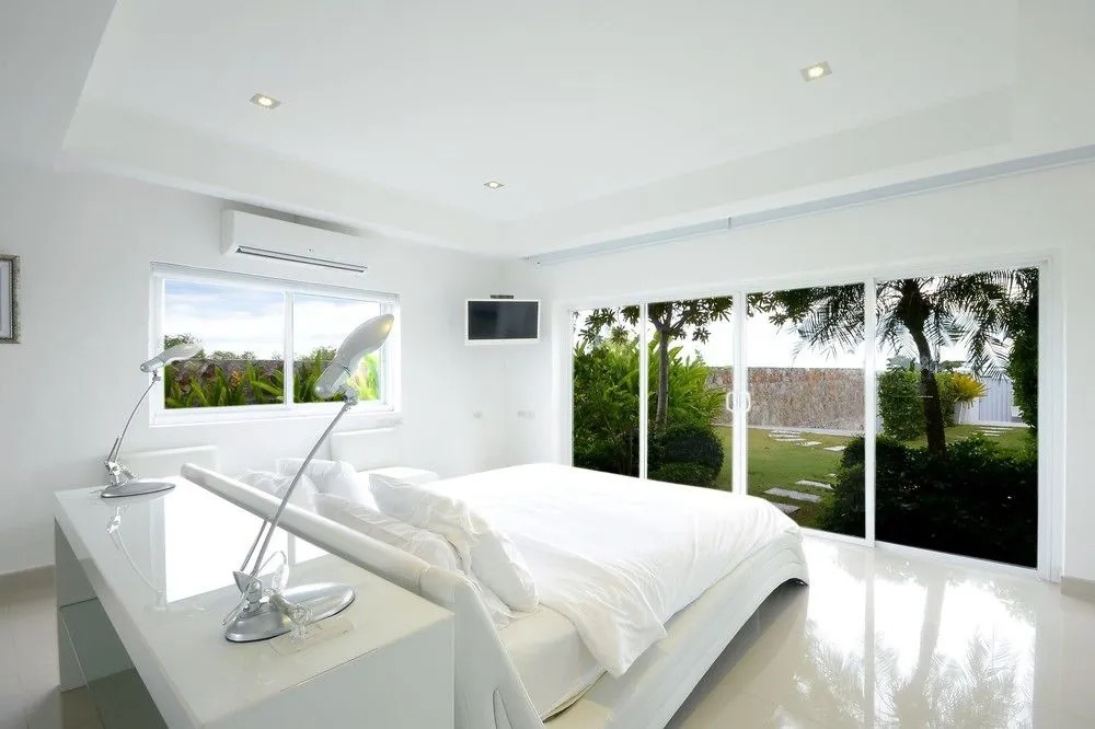 Na Jomtien Beachfront Villa