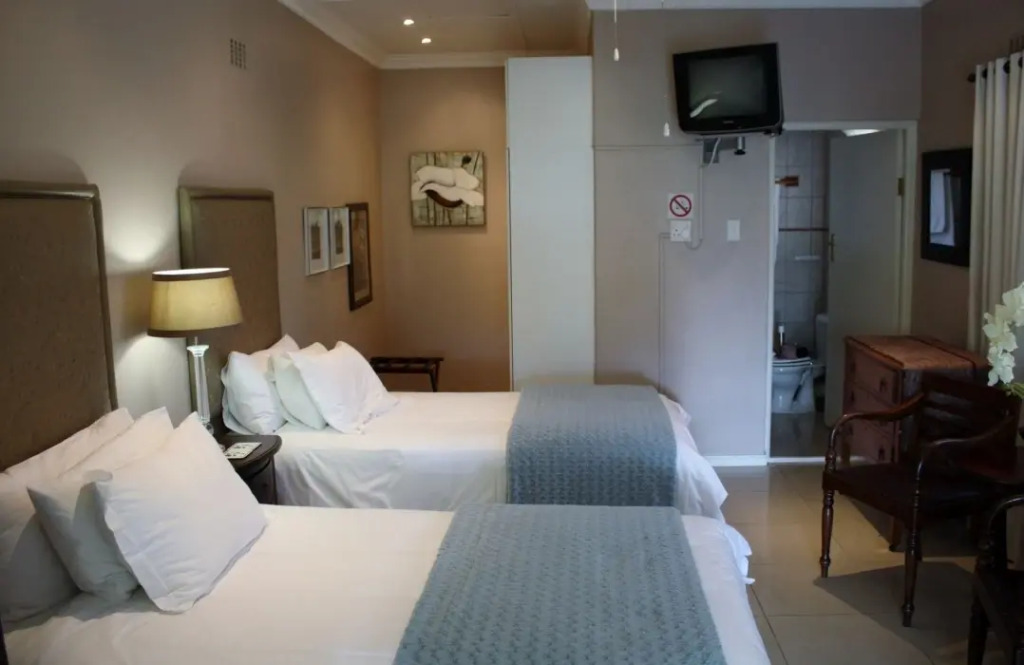 Somerset Lodge Montagau